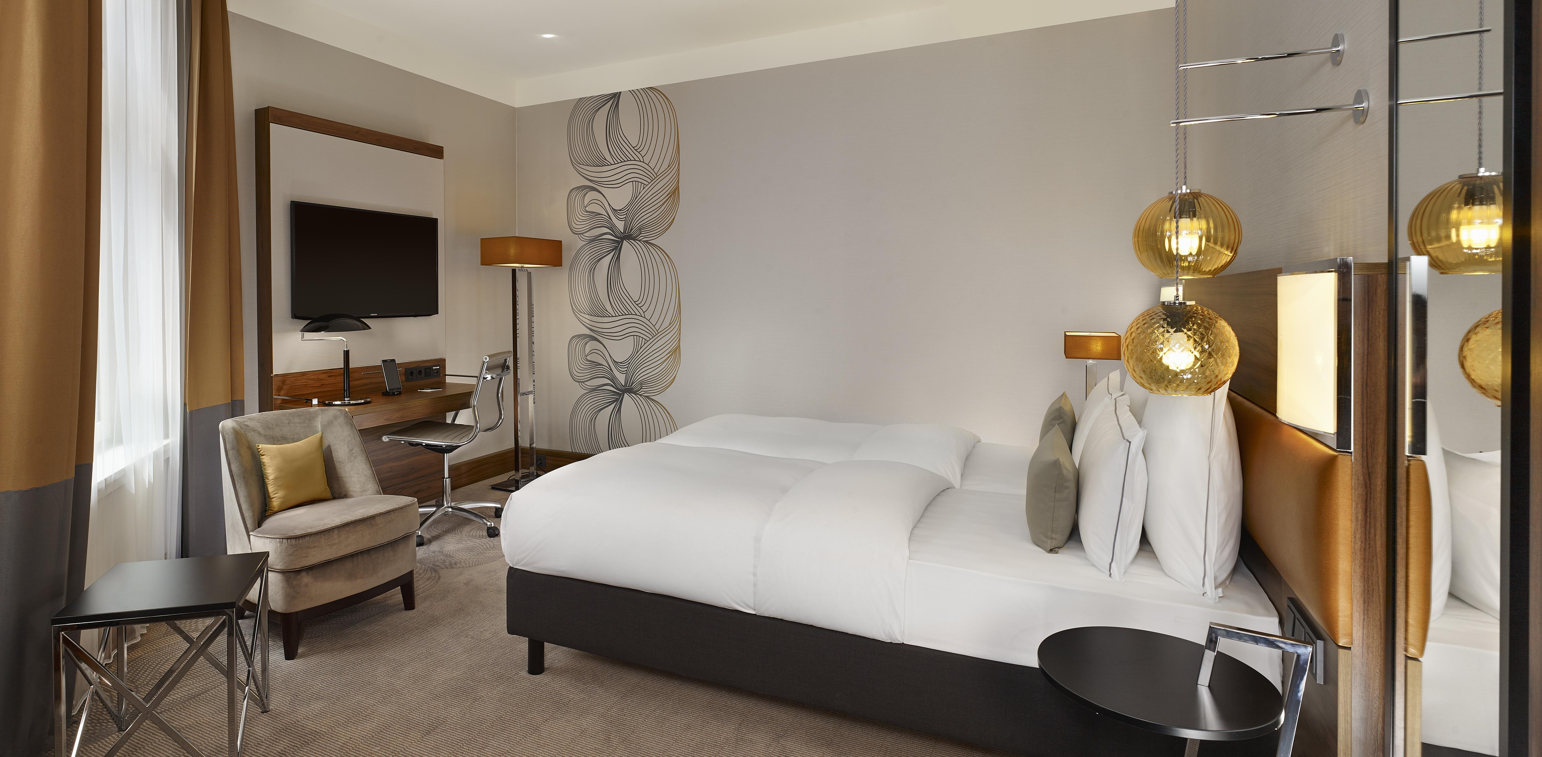 Reichshof 4* Hamburg-Harburg