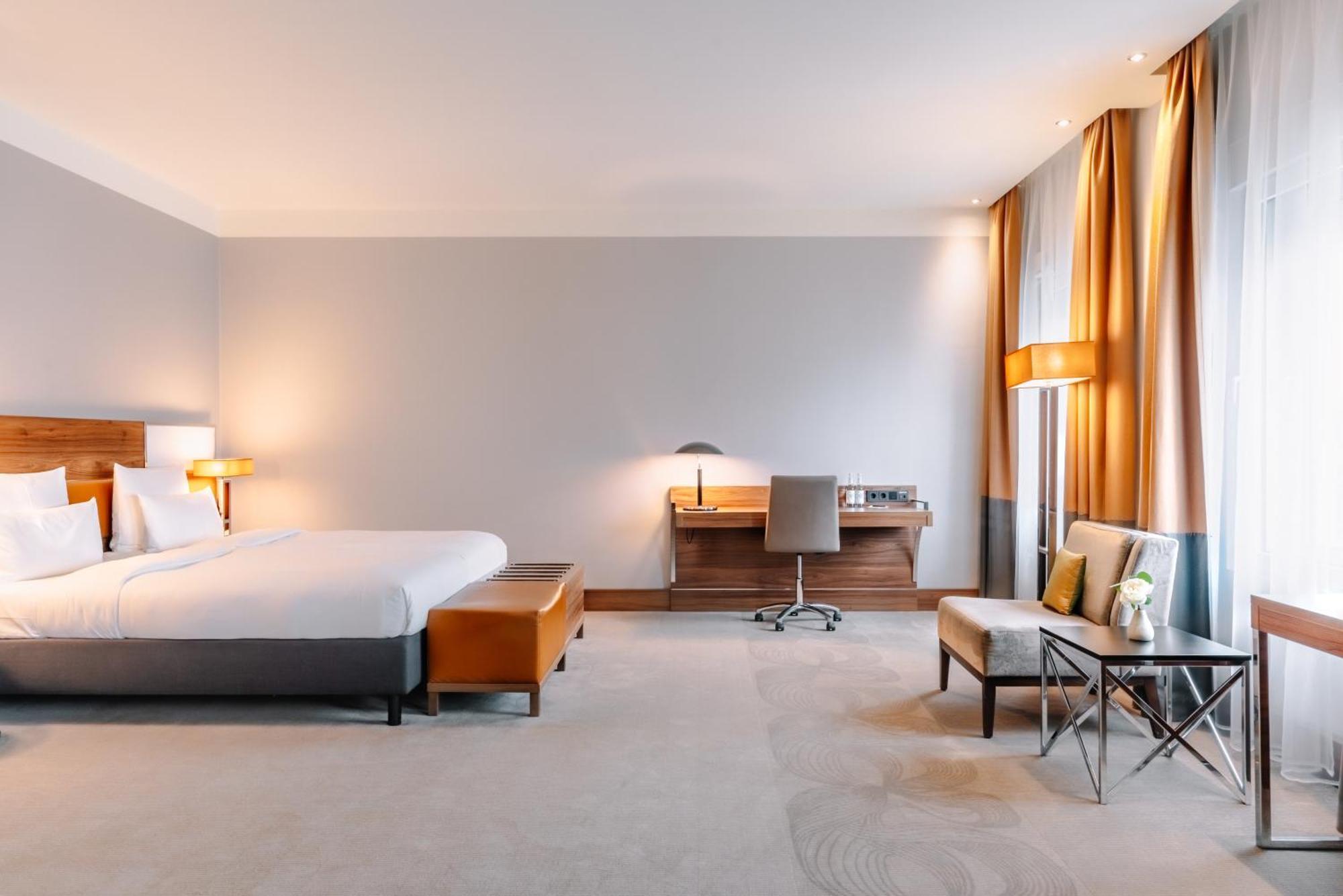Reichshof 4* Hamburg-Harburg